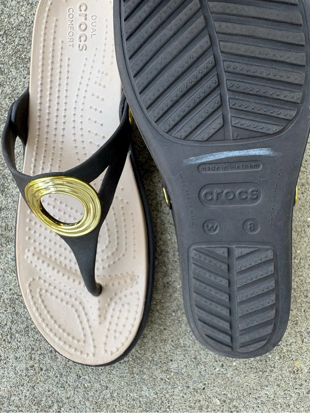 CROCS Women's Sanrah Beveled Circle Wedge Flip Flops with Gold Thong Ring - Picture 5 of 5